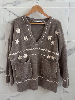 Zara Taupe V-Neck sweater - 77% wool & yak fiber - oversized slouchy style XS/S